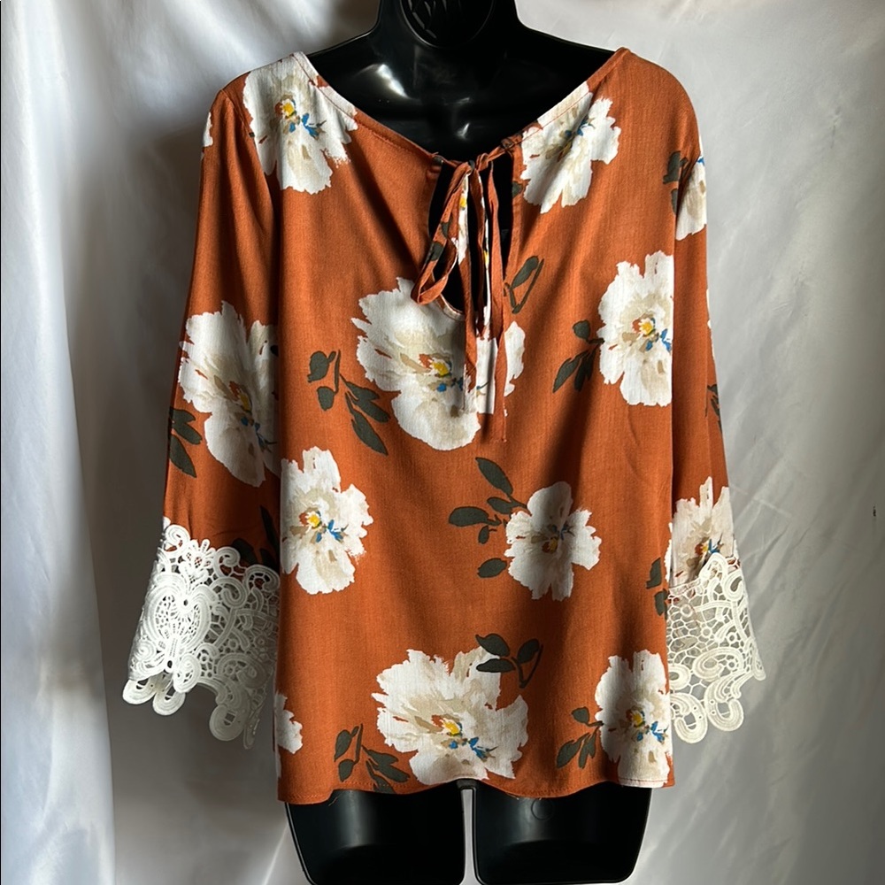 Minimi Burnt Orange Blouse with Lace Trim Sleeves - Picture 3 of 8